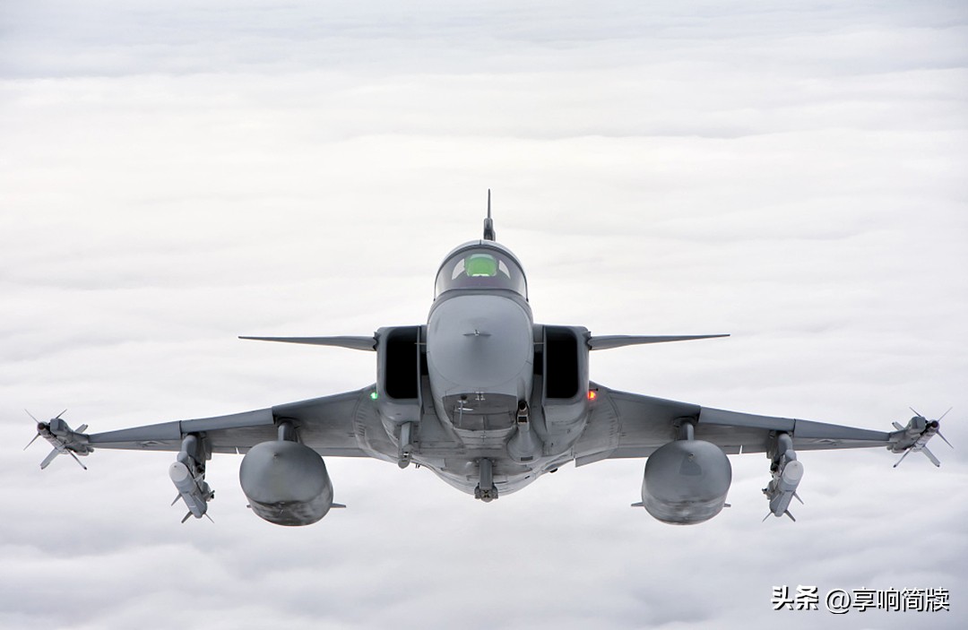 jas39鹰狮战机是中国的吗,jas-39鹰狮对比歼10