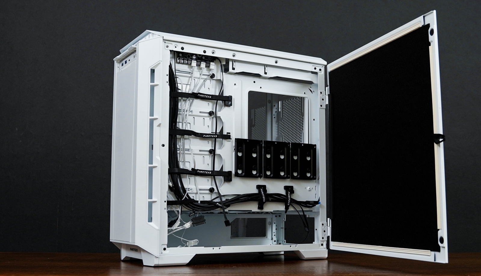 豪砸3万预算工作机，12900K+RTX3090Ti+32GCVNDDR5顶配纯白装机