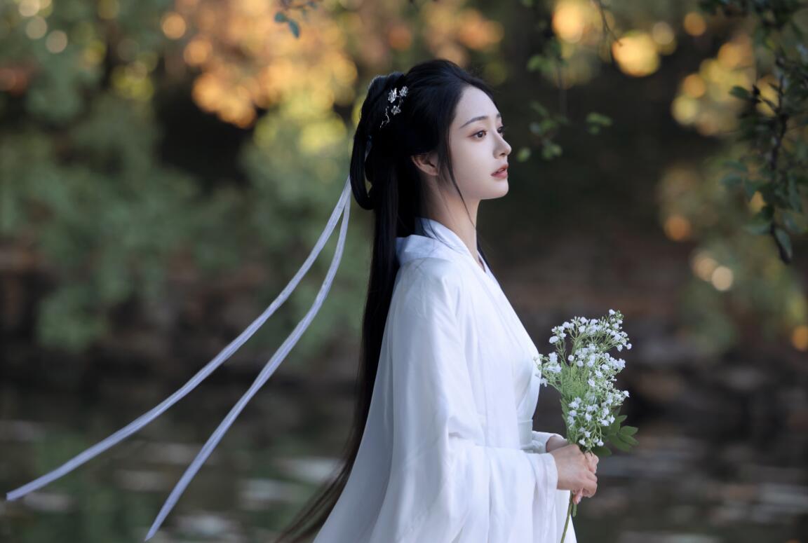 赵丽颖和白鹿同款发型,白鹿赵丽颖长月粉衣换脸造型对比