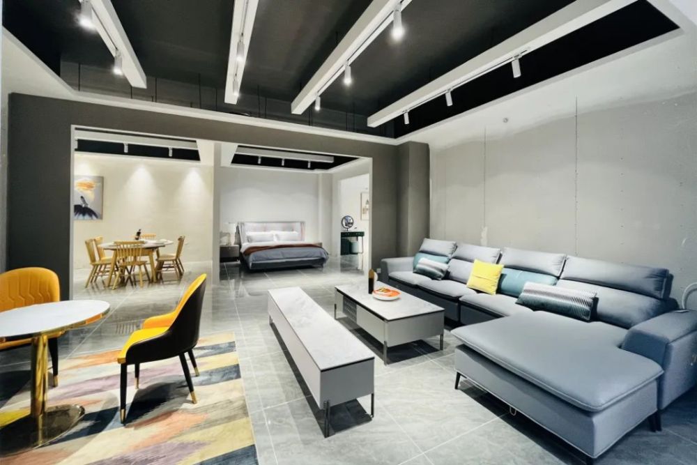 “三最”住区提品质，新鸥鹏文教服获“中国物业百强”TOP26