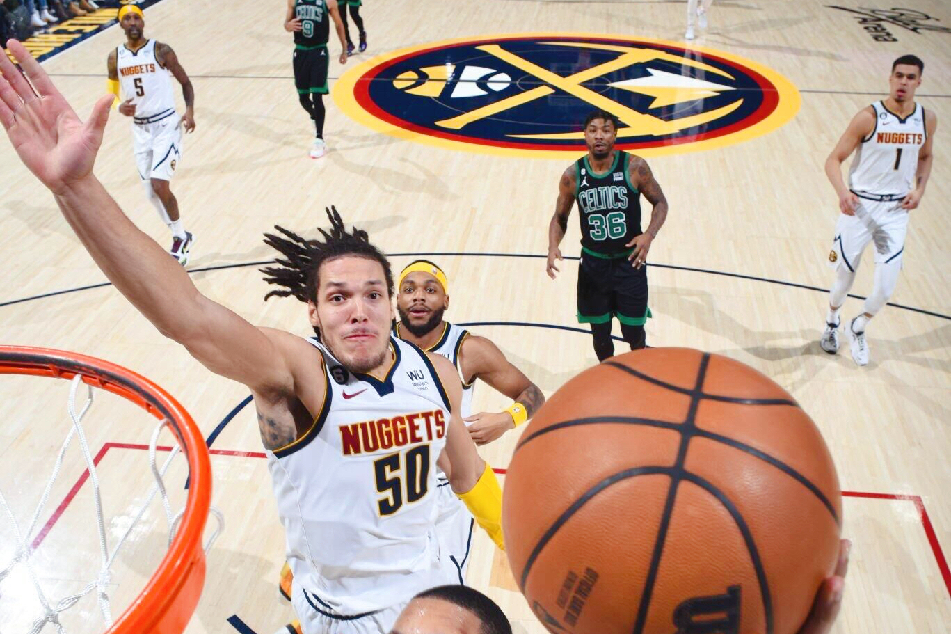 约基奇30+12+12三双，0失误带队掀翻联盟第一！塔图姆空砍25+7+6