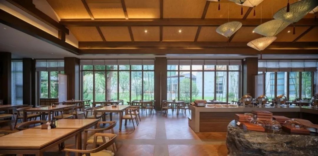 石台聚龙牯牛降酒店品牌定位,牯牛降聚龙大酒店野奢大床房