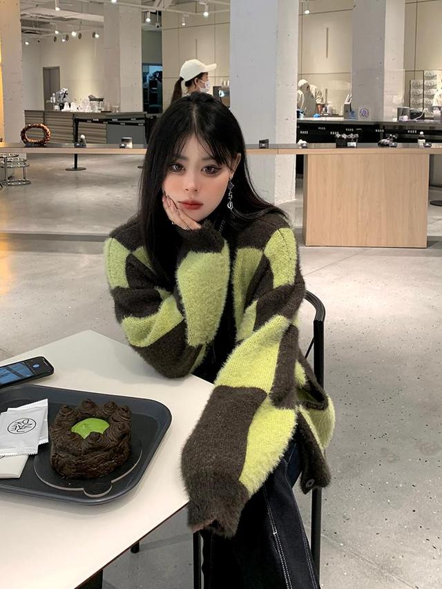 橘色针织开衫毛衣怎么搭配最洋气,2019秋冬女毛衣撞色复古针织开衫