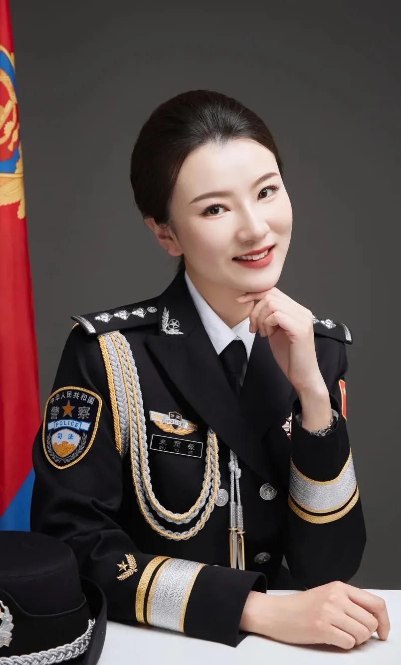 女警警服演变照片图片,最美警花警服图片