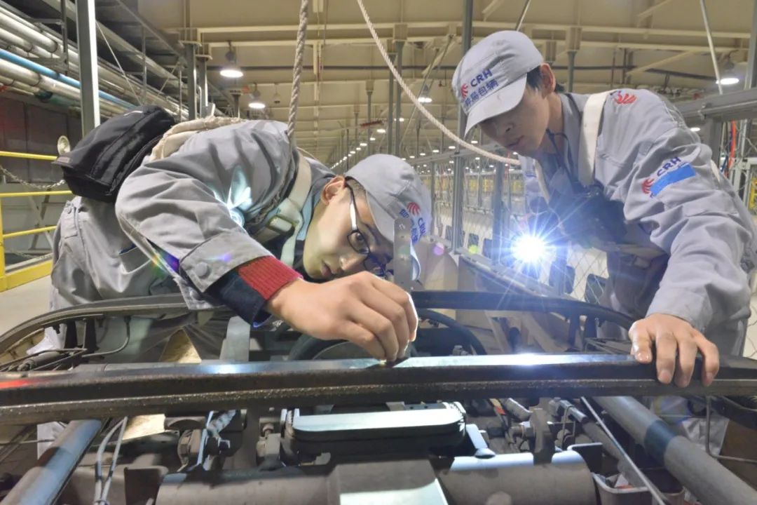 铁路上岗证和职称证,铁路各个工种要考的技能证