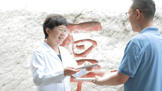 我走进西藏,我走进撒哈拉沙漠