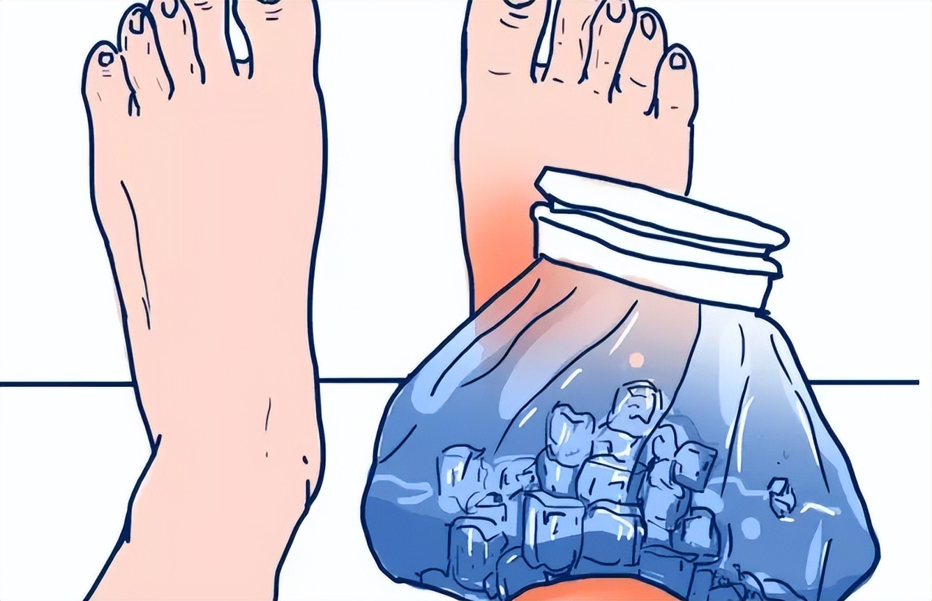 崴脚要不要紧,24岁小伙崴脚