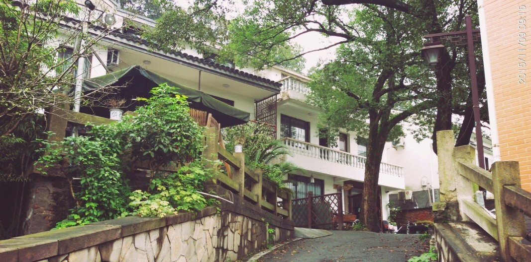 杭州西湖住宿推荐性价比高的,杭州西湖附近普通住宿价格