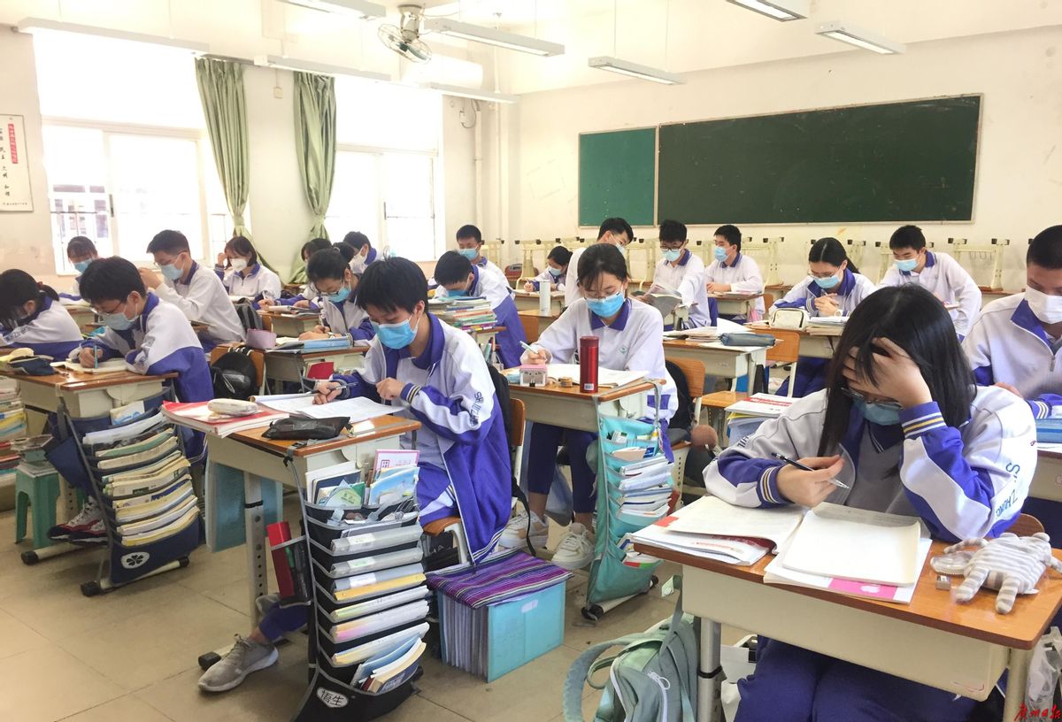 高中生心理压力大怎样开导,高中生压力大怎么疏导心理