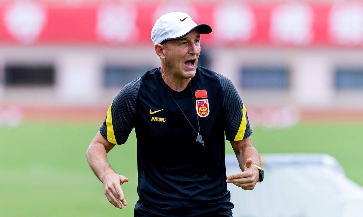 李铁嫡系全被清除！24人大名单曝光，球迷：“足球踢得好靠人脉”