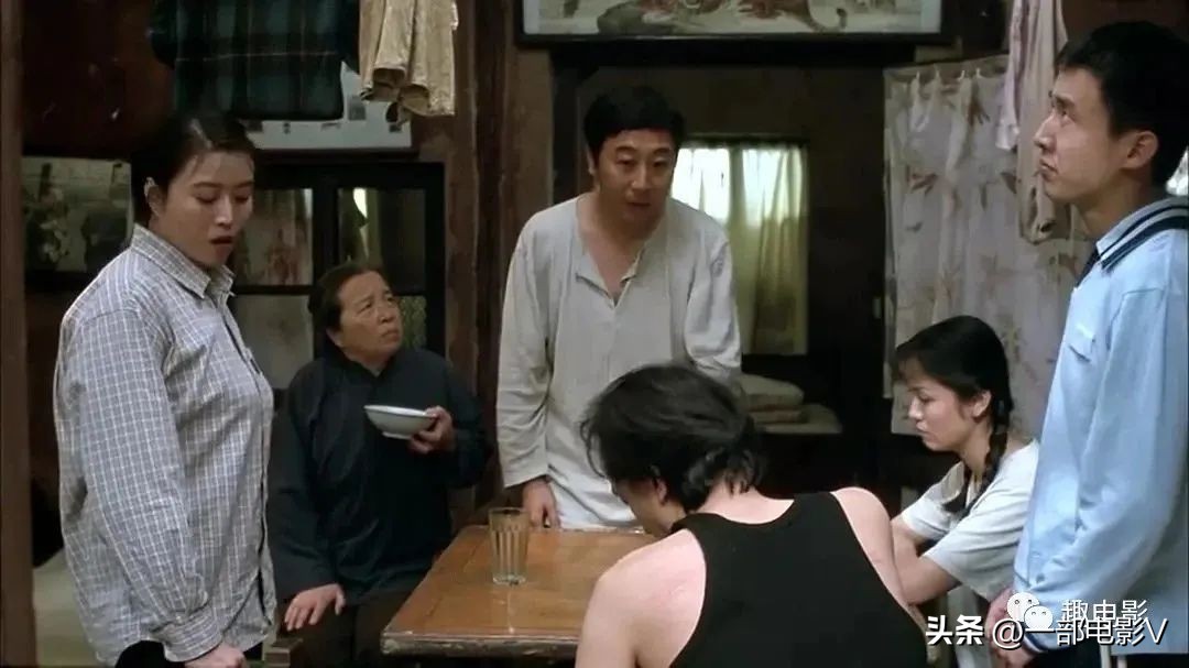 穷人不配存在，这才是最大的讽刺《没事偷着乐》