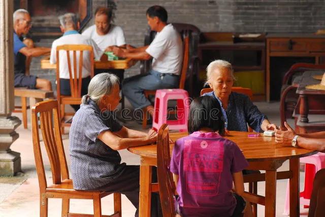 隐形暴利：疫情之下的乡镇茶馆