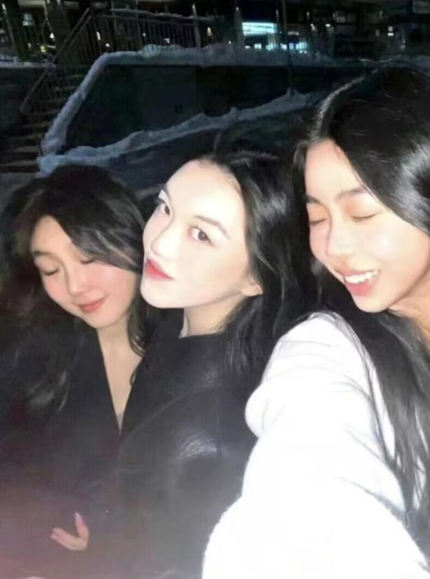 李嫣穿衣打扮的照片,李嫣去瑞士晒滑雪照