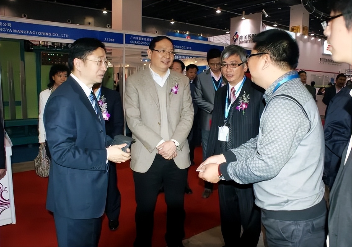 义乌首富翁荣金有多少钱,义乌首富翁荣金照片