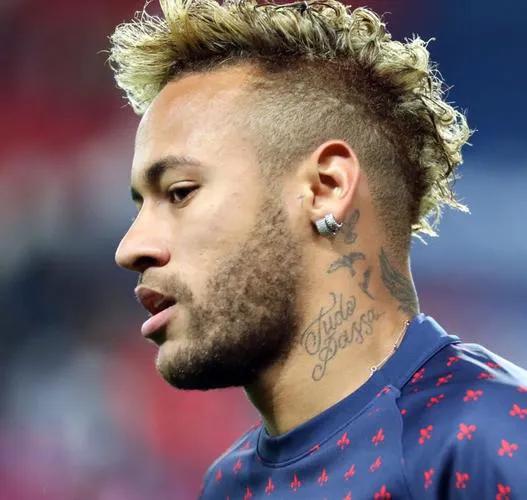 世界五大足球巨星,世界足球五大球星