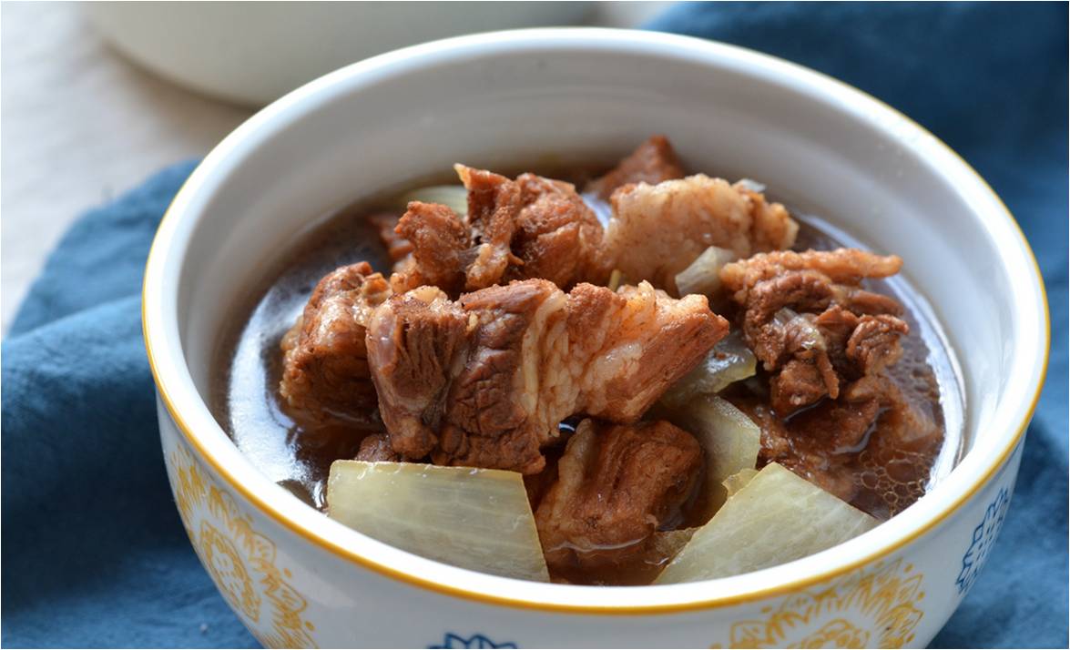 老年人摔了一跤筋摔伤了,老人腿骨摔骨折了吃啥补好