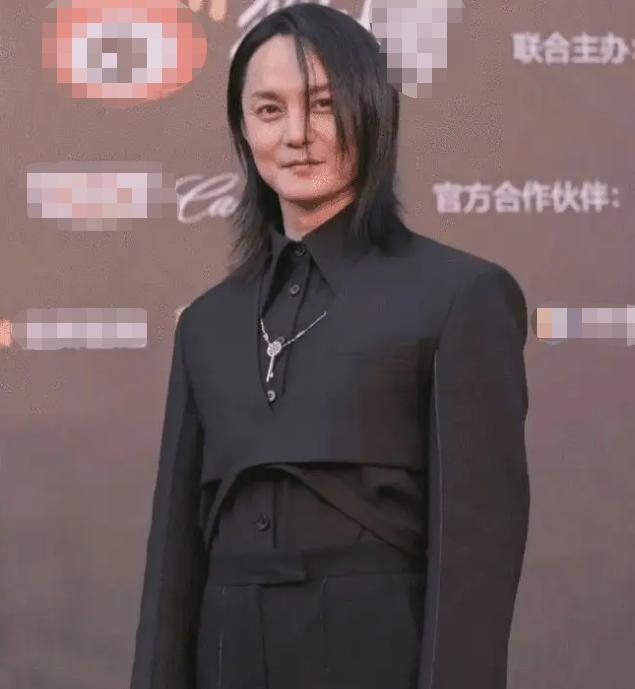 男演员能将“雌雄莫辨”演到何程度？有人艳压群芳，有人丑的辣眼