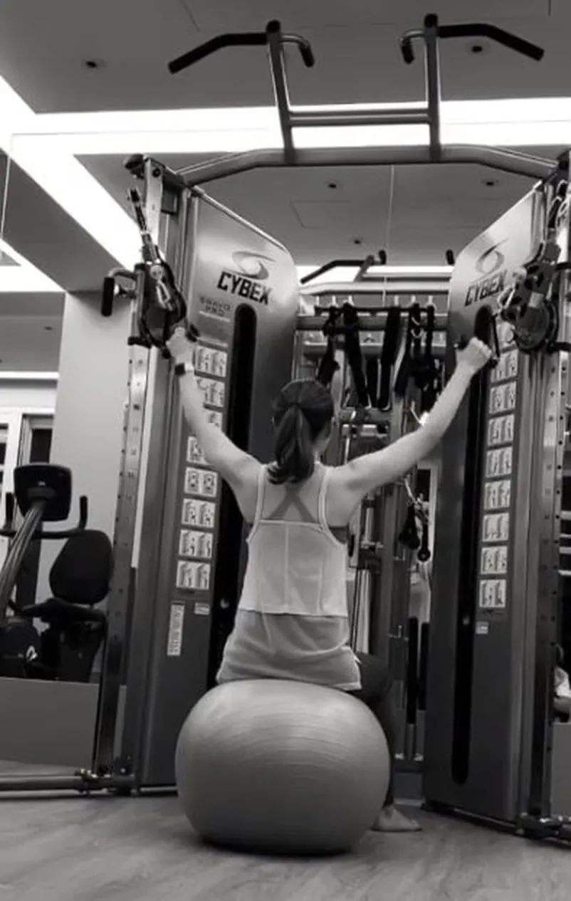 何超莲赌王最美千金,吴克群评价何超莲视频