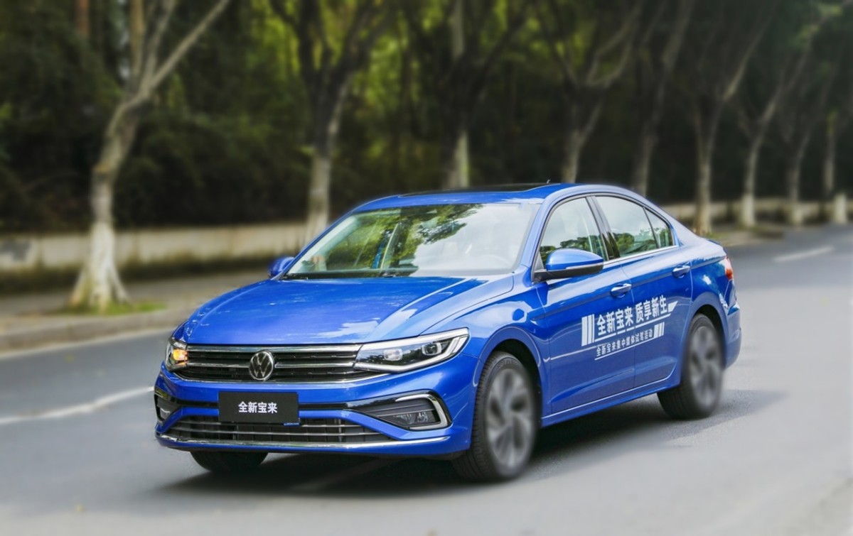 新款宝来顶配测评,全新宝来2022款油耗怎么样