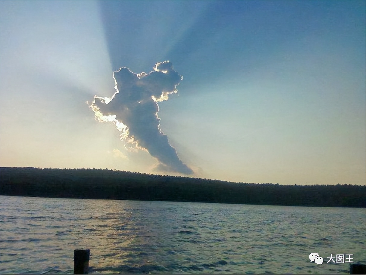 十种最罕见的云,极为罕见的云图片