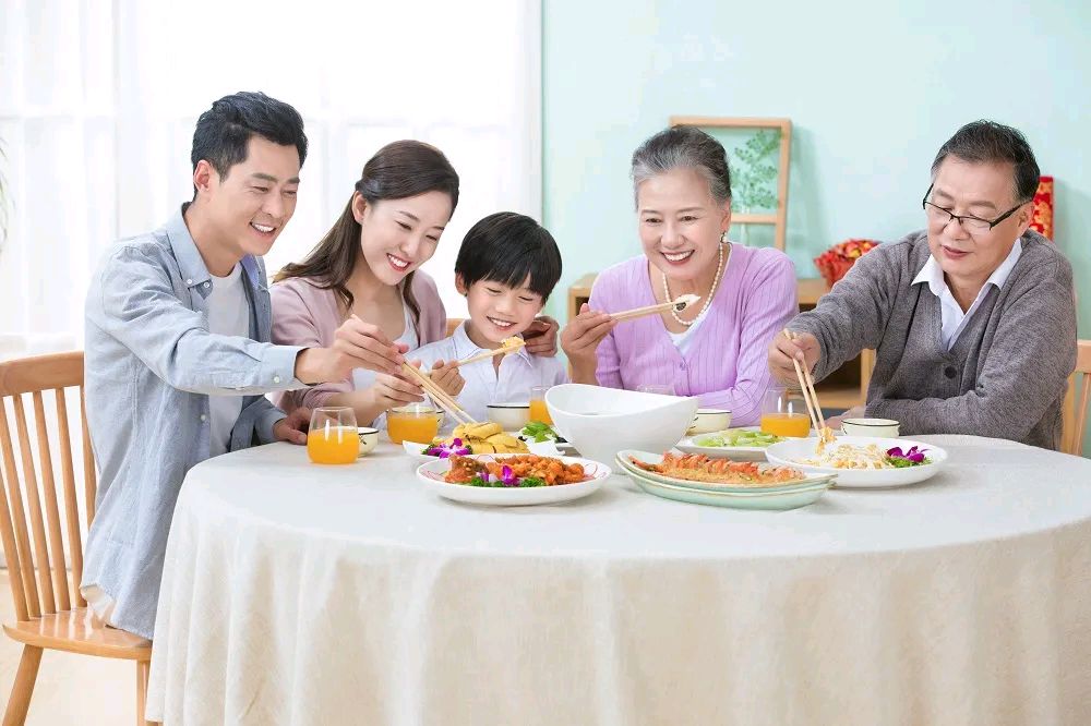 过年走亲戚孩子不肯打招呼怎么办,过年走亲戚不要亲小朋友