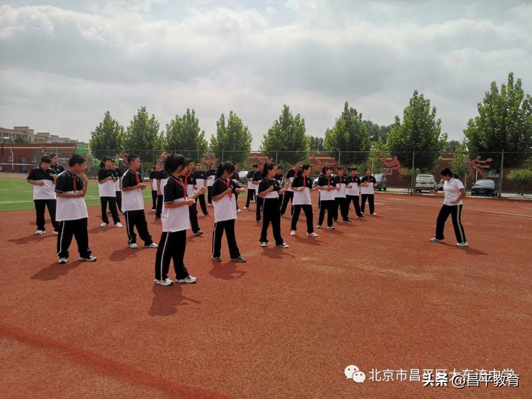 幼儿园入学第一天仪式感文案,新生报到第一天仪式感满格