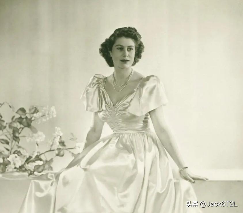 英国王室的基本礼仪和习俗,英国王室权力的变迁