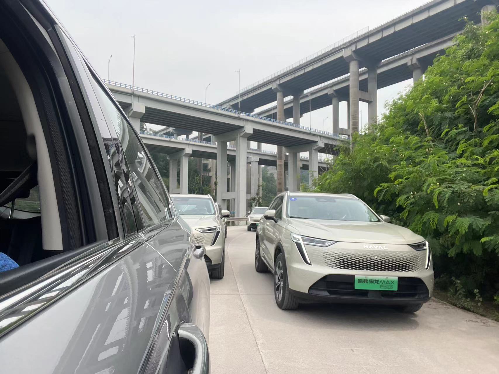 hi4鏋緳max鍥涢┍,鍝堝紬鏋緳max鏈夊摢浜涗紭鐐瑰拰缂虹偣