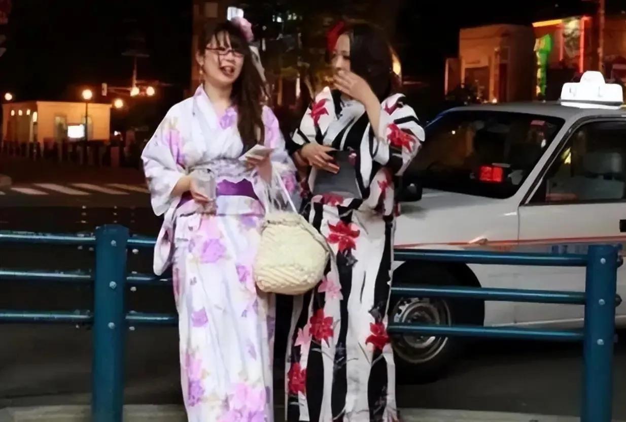 几十万“日本女孩”涌入中国，用旅游当幌子，实则背后另有目的