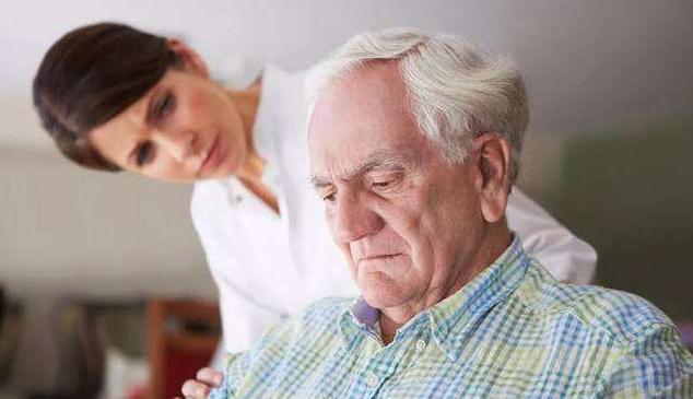 高血压突发家人怎么急救,家中高血压引起脑溢血急救药