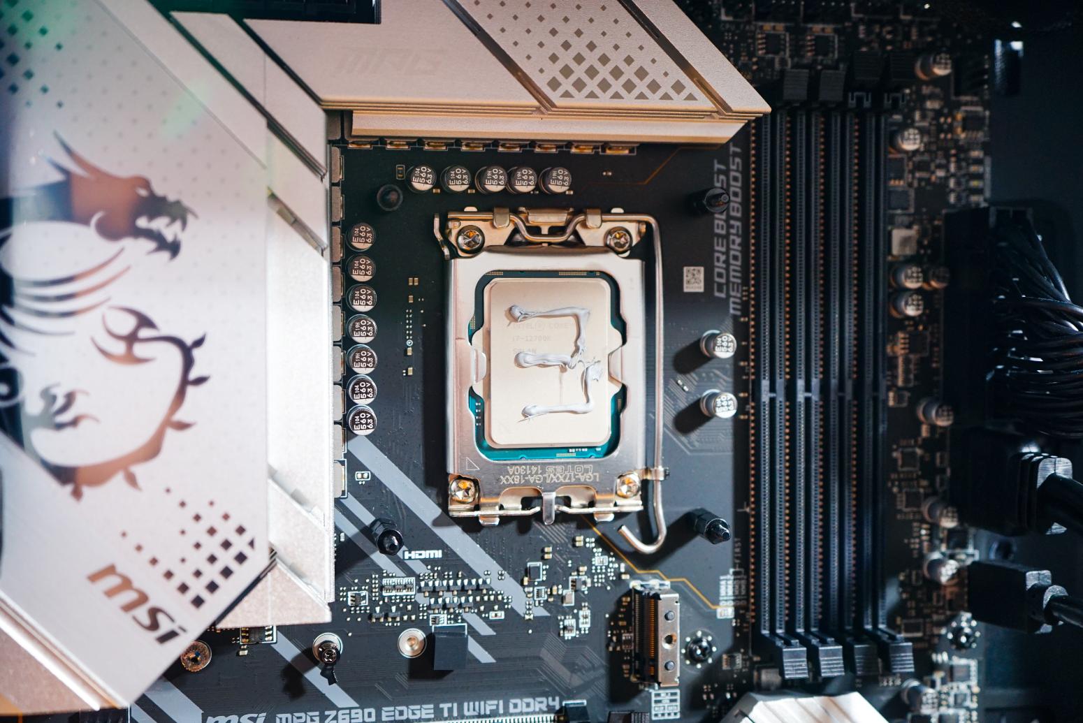 intel十二核二十四线程,intel十二代异构处理器