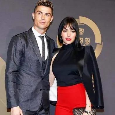 世界足球明星哪位妻子最漂亮,世界足球明星谁的女友最漂亮