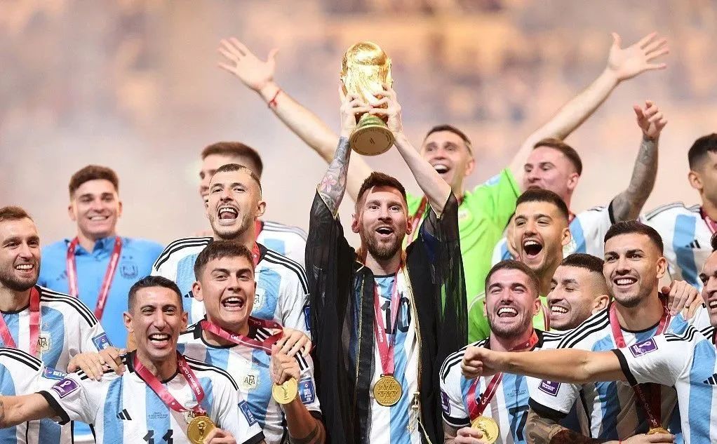 阿根廷86年夺冠后庆祝场面,86年阿根廷举国庆祝夺冠视频