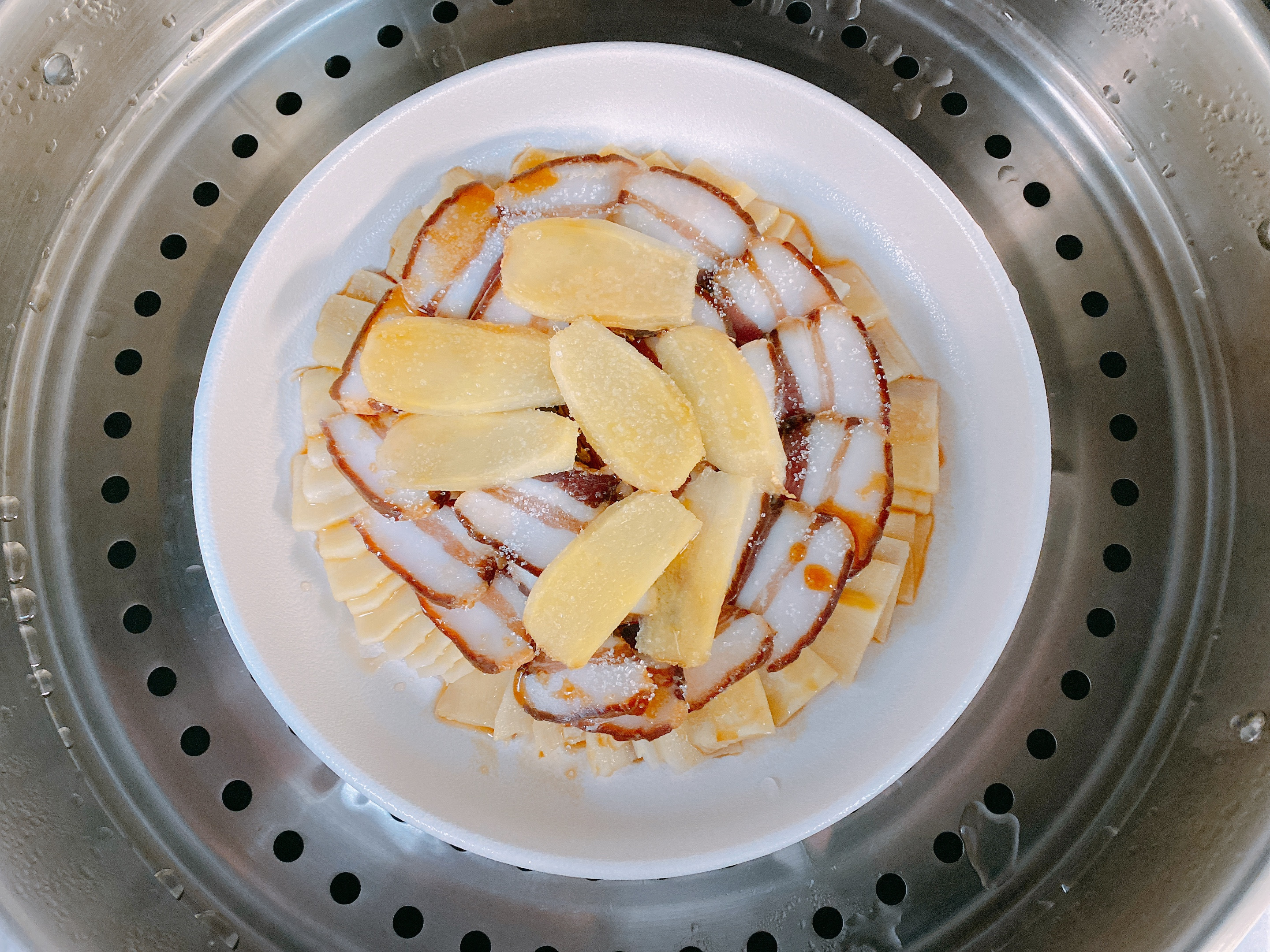 冬笋可以不炒水和咸肉一起蒸吗,最正宗的竹笋炒咸肉