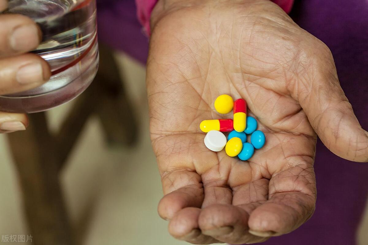 尿毒症是“拖出来”的?提醒:身上2处发臭,可能是肾脏在呼救