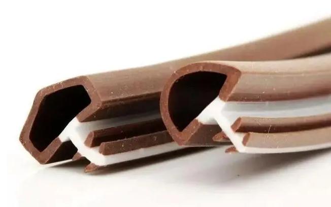 新房装修室内木门到底怎么选呢,买卧室木门怎么选价格质量