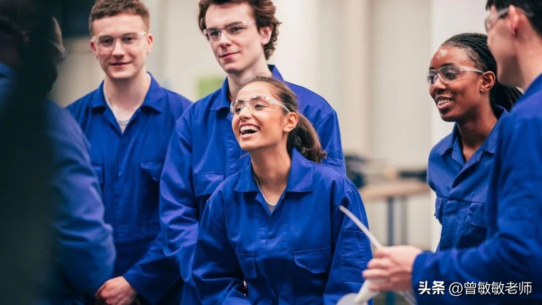 读四年大学自己赚学费,读4年大学能挣多少钱