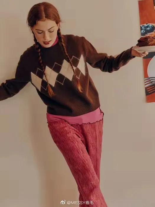 没想到!这3款“奶奶款毛衣”让姑娘们这么上头