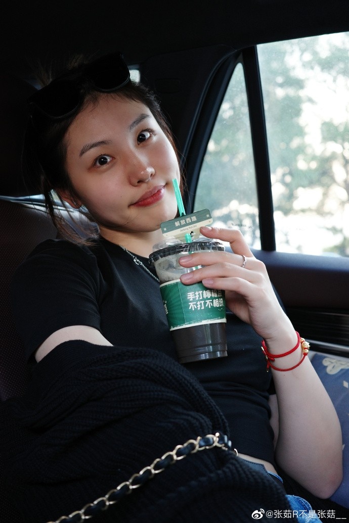 中国女篮王思雨照片好看一点的,徐杰和张茹王思雨身高啥关系