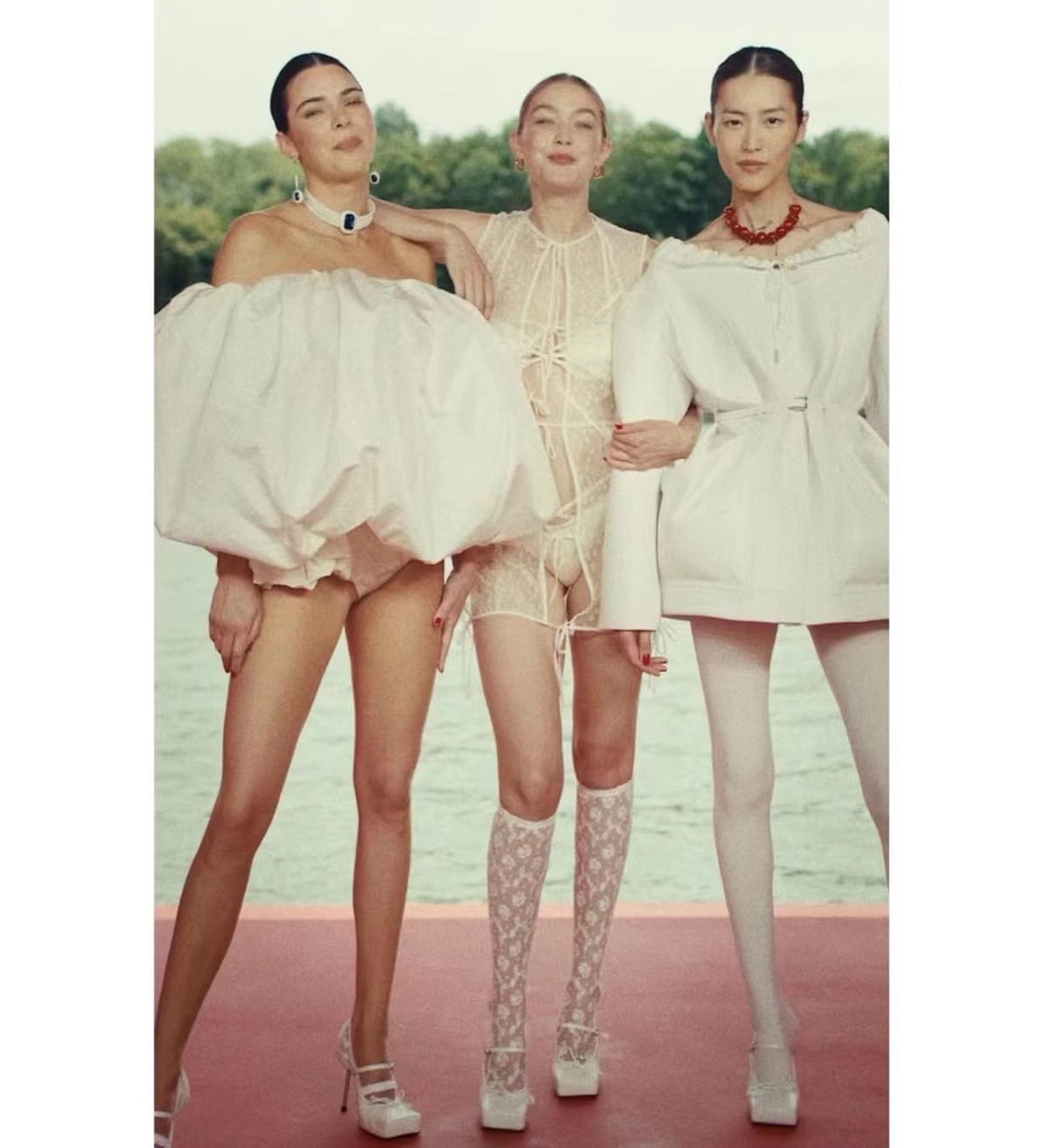 肯豆刘雯gigivogue七人合照高清,刘雯在巴黎时装周