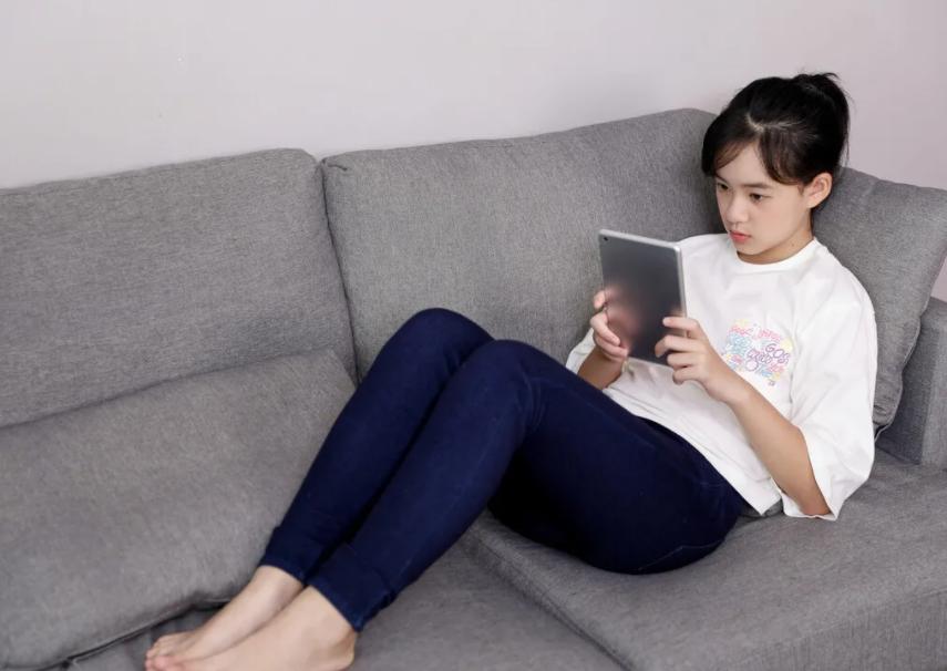 14岁女孩子叛逆期家长如何管教,十五岁的女孩叛逆该如何教育