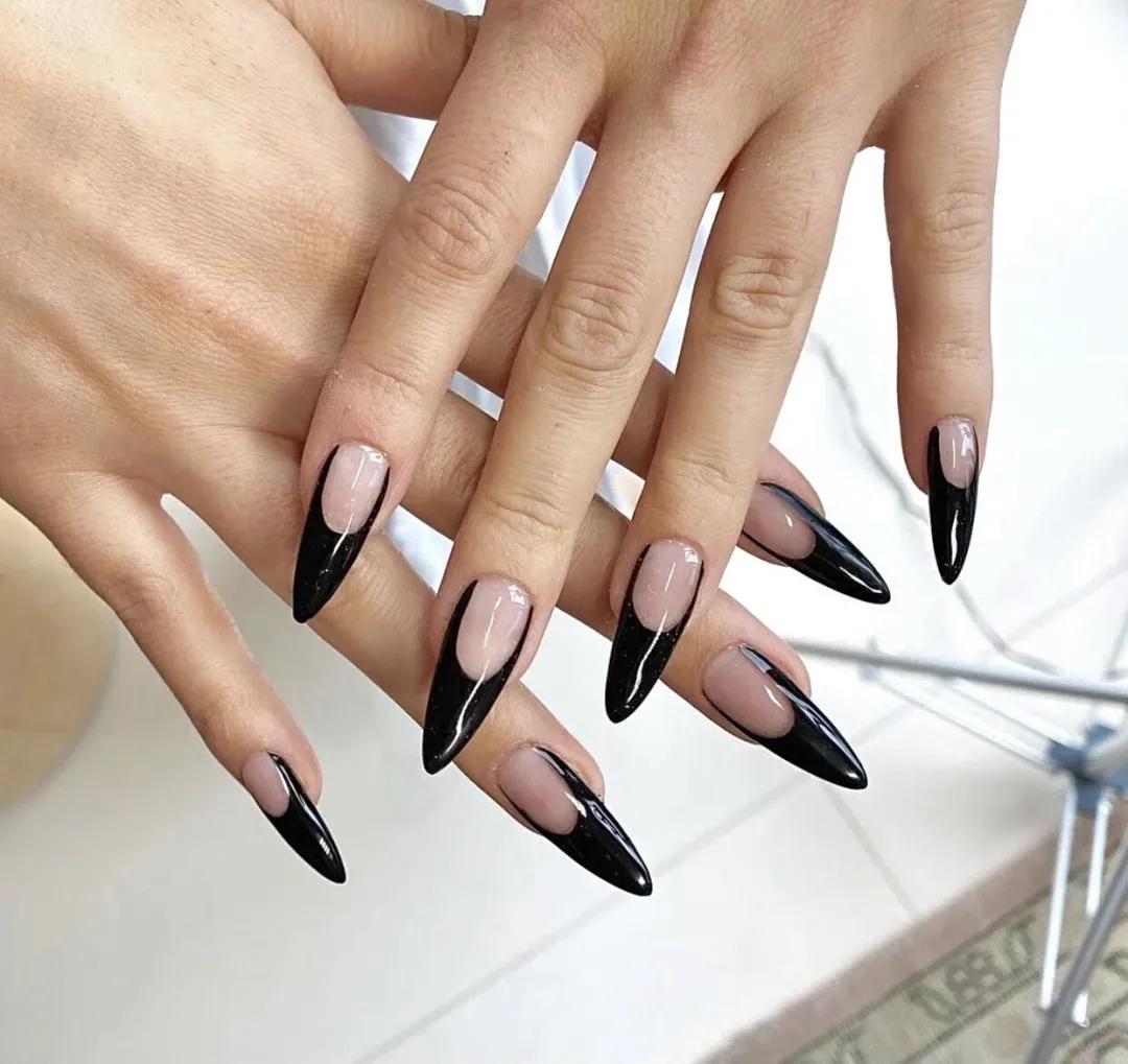 有哪些氛围感十足的美甲款式,亢奋欧美风美甲