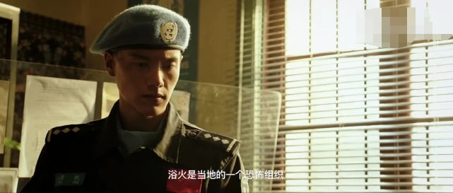 这部网大上线就热度第一,口碑却两极分化,堪称低配《拆弹专家》