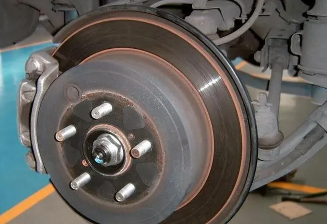 汽车行驶途中突然熄火是什么原因,汽车行驶中突然熄火的原因视频