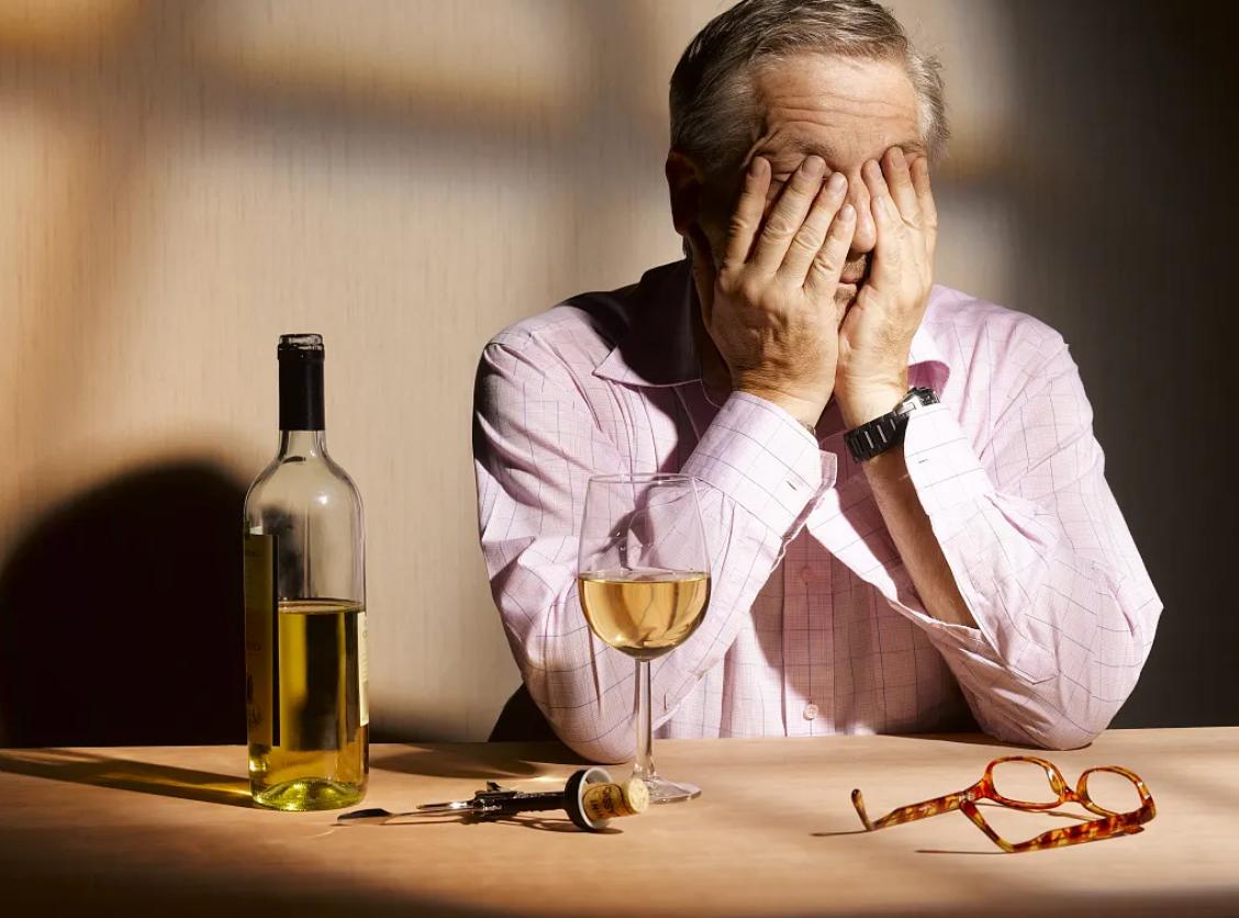 酒后头痛可以吃止痛片吗,酒后头痛多长时间能吃止痛药