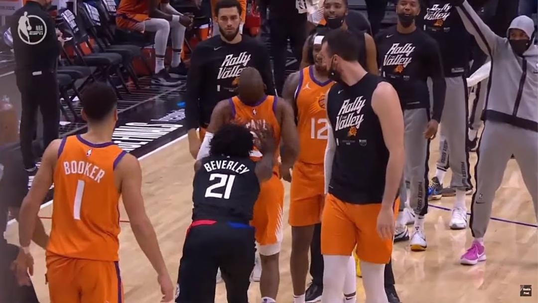 4场0罚球！NBA第一软中锋！让保罗喂了整整3年