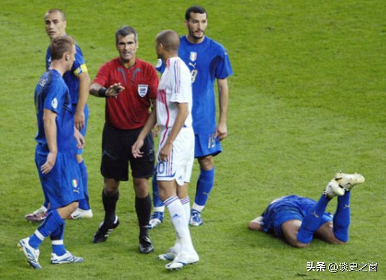 裁判马宁出征卡塔尔世界杯,复盘马宁判给卡塔尔三粒点球