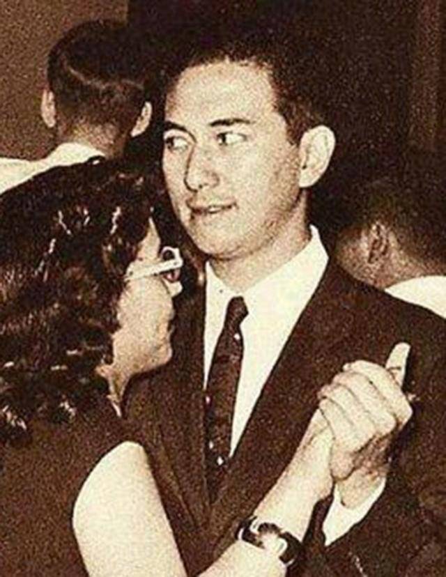 赌王何鸿燊：86万续命针每日一针，800万金丝楠木棺开启世纪葬礼