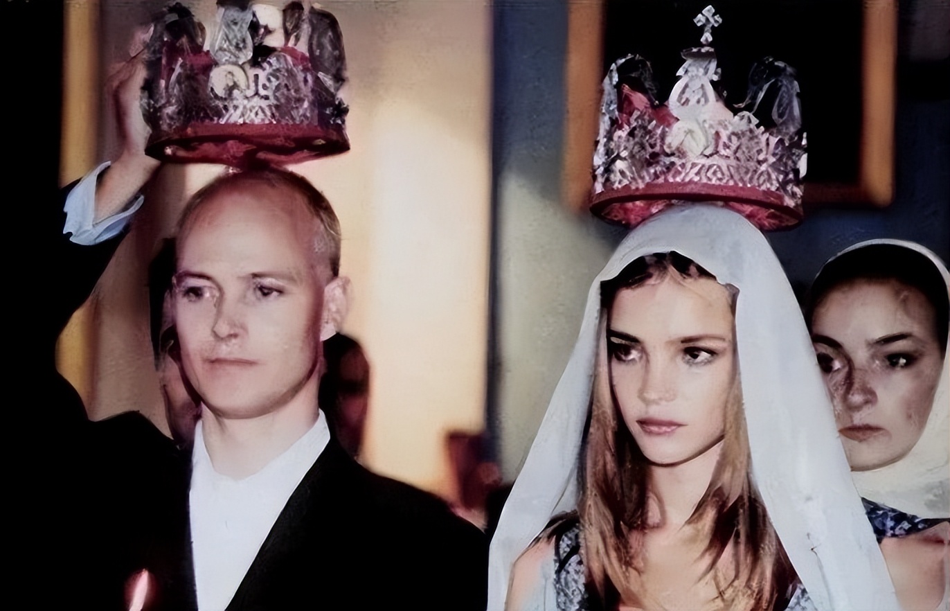 天上掉下个“壕姐姐”:LV太子妃找到失散24年的亲妹,带她豪华游