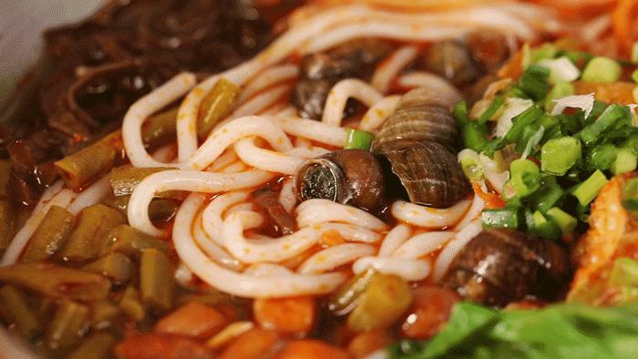 春天，我想到一座城，吃粉粉，看粉粉